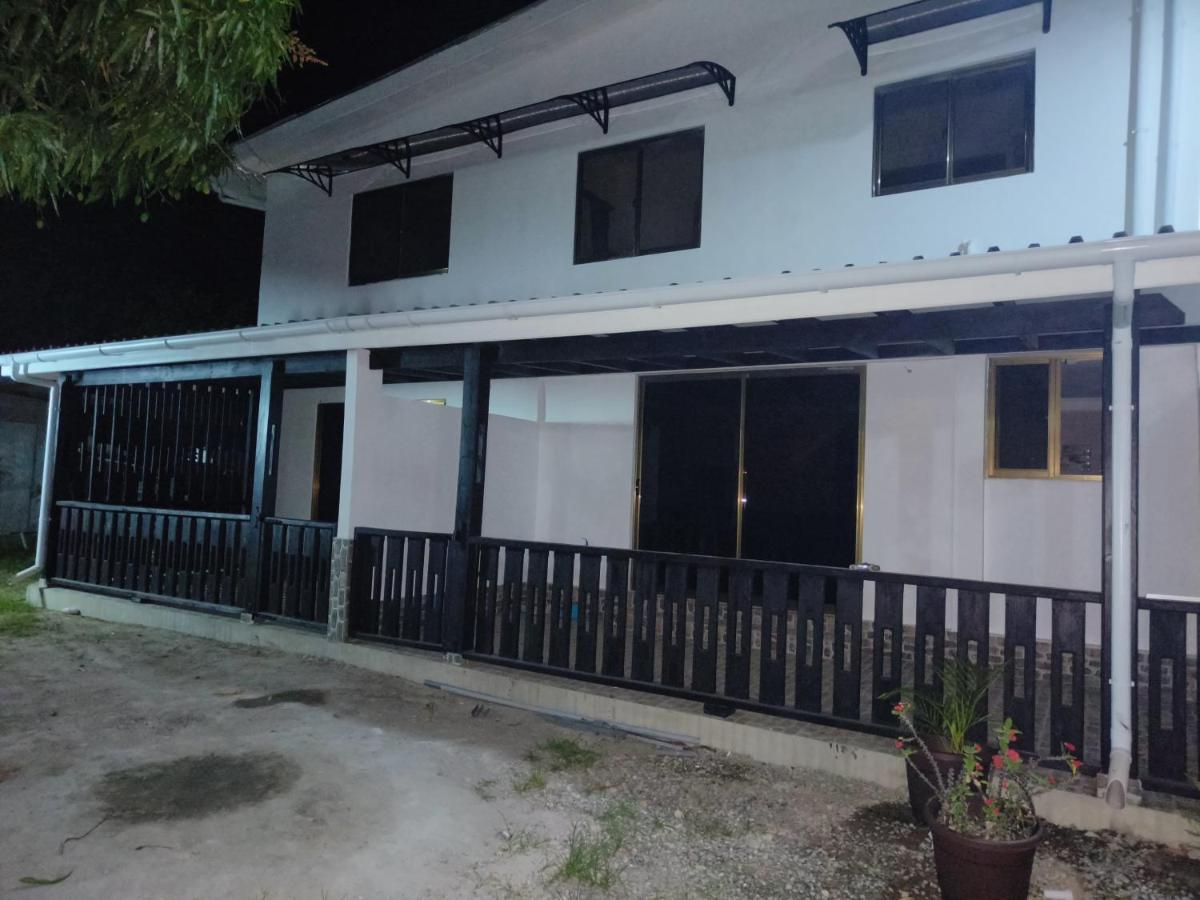 Alpha & Omega Apartment Seychelles 보발롱 외부 사진